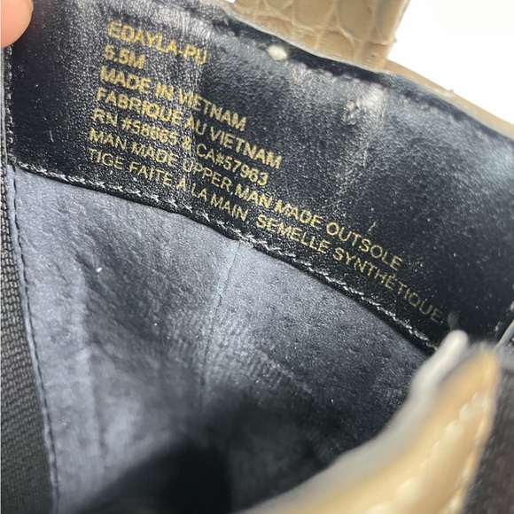 Open Edit AYLA CHELSEA BOOT IN‎ AUTUMN MOSS CROCO 5.5 M ( D 462) - Picture 8 of 9